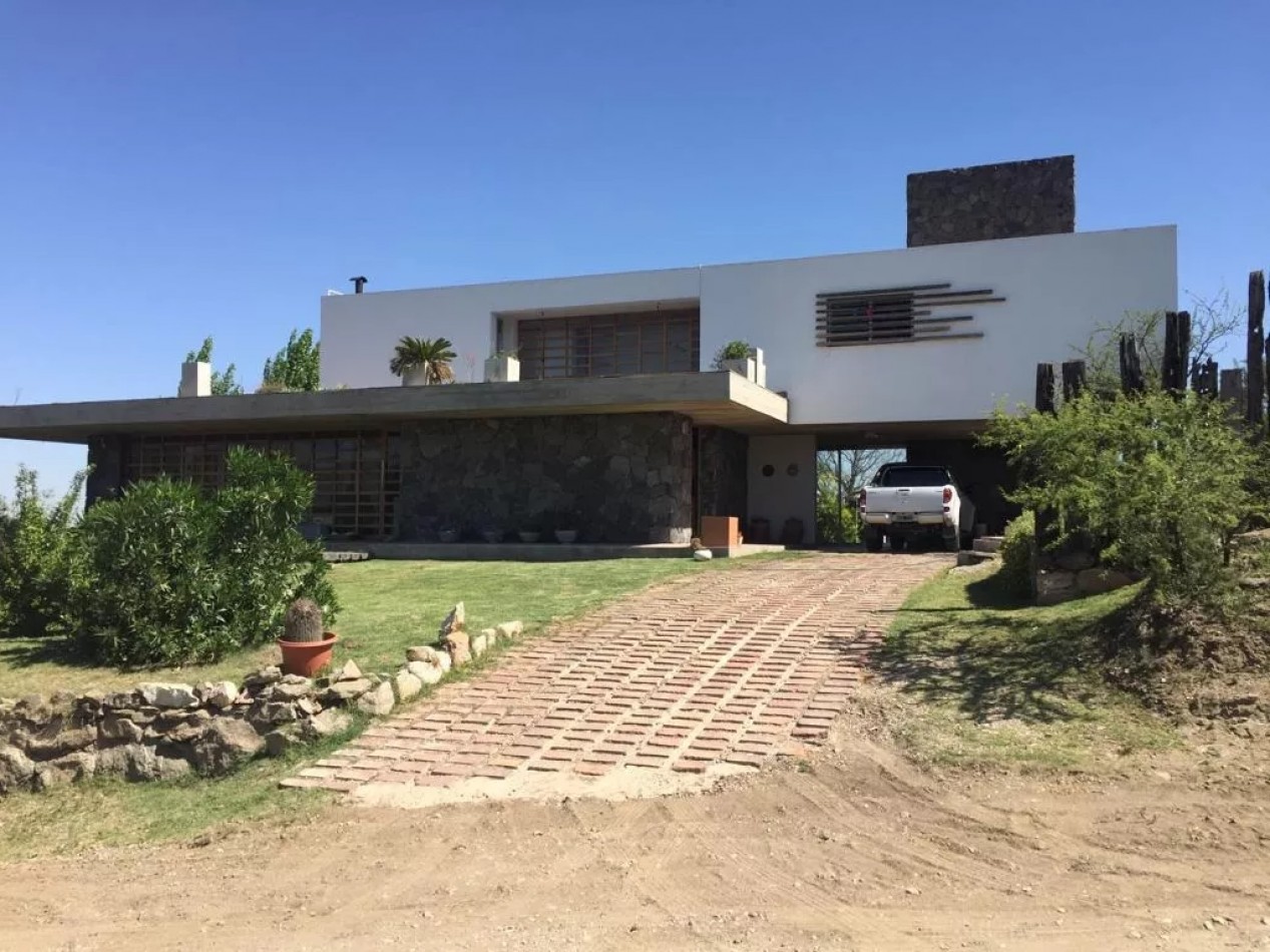 Notable Casa en Tierralta, recibe menor