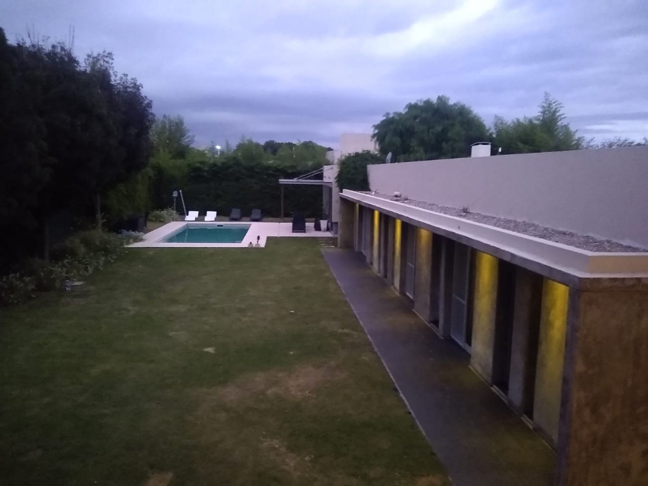 Maravillosa Casa de 5 Dorm en La Morada Villa Allende
