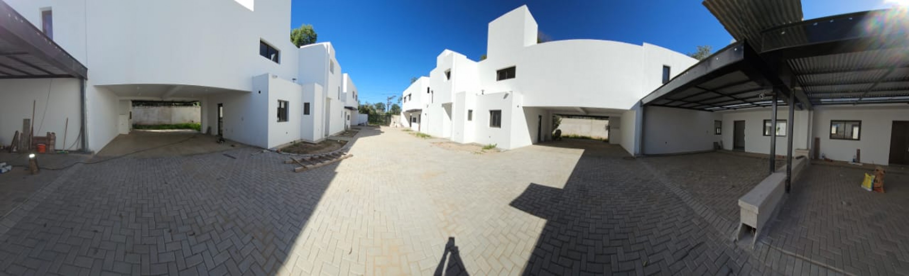 DUPLEX EN HOUSING 3 DORM 3 BAÑOS COCHERA DOBLE PARALELA