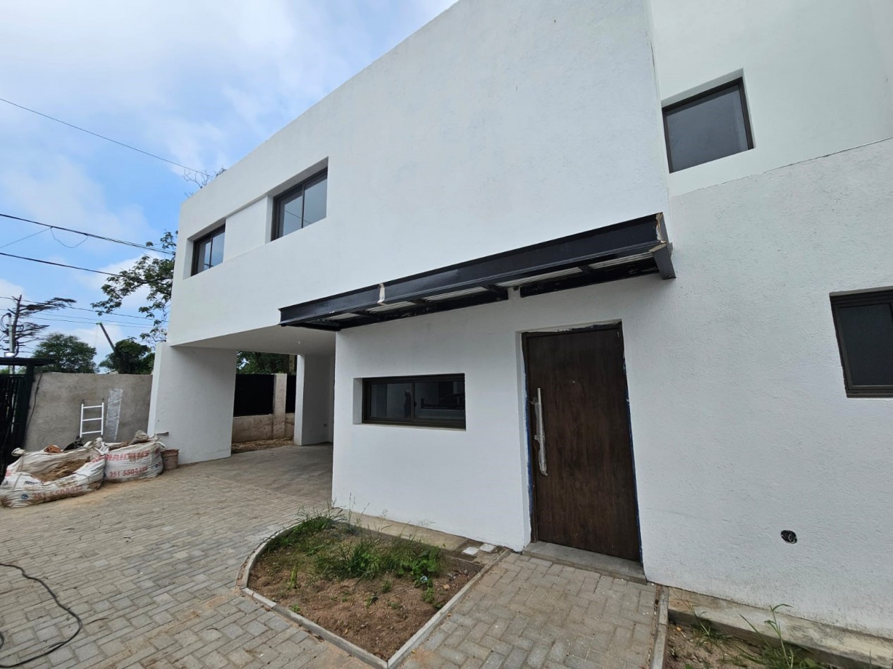 DUPLEX EN HOUSING 3 DORM 3 BAÑOS COCHERA DOBLE PARALELA