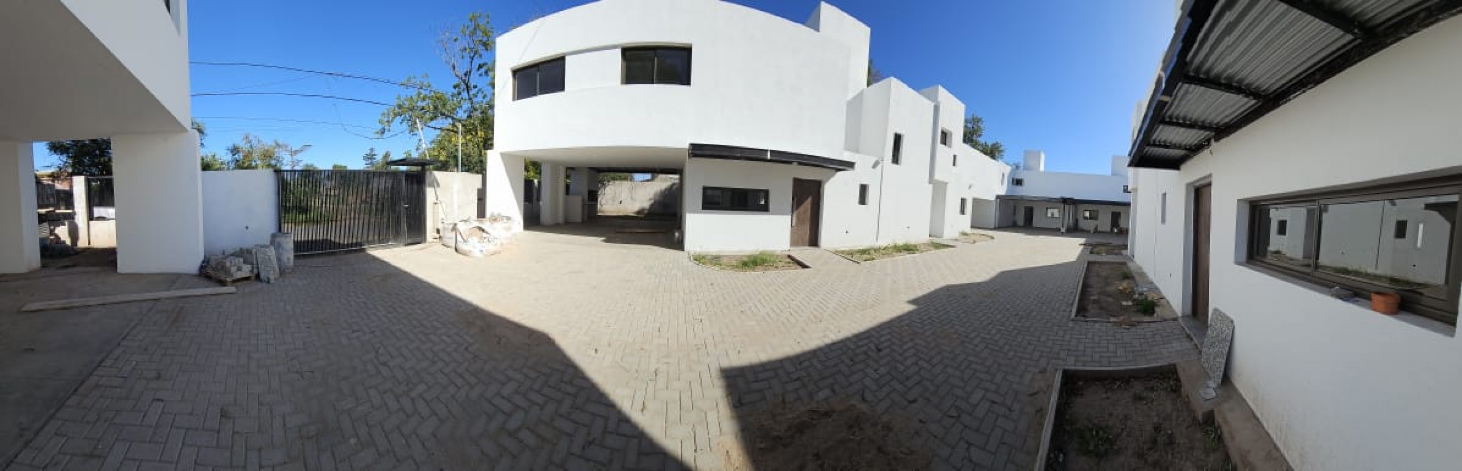 DUPLEX EN HOUSING 3 DORM 3 BAÑOS COCHERA DOBLE PARALELA