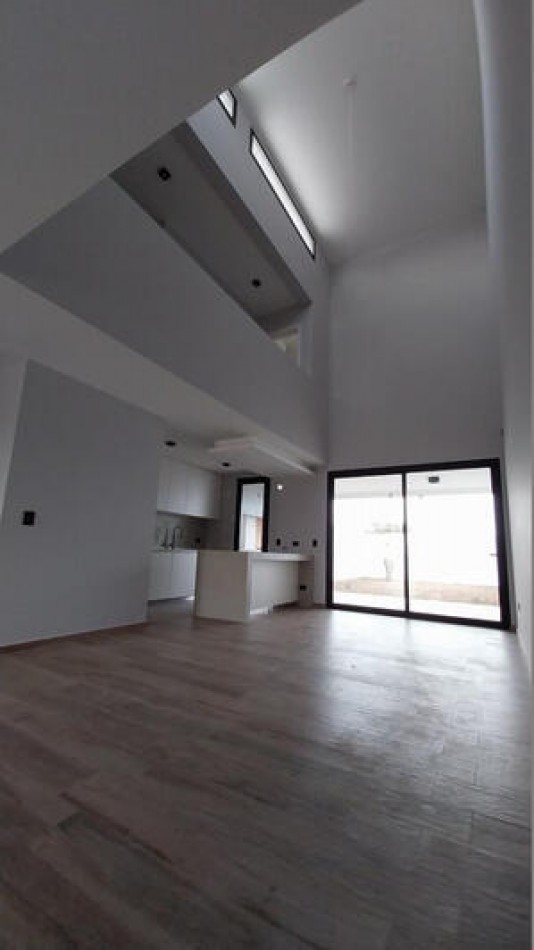 Duplex de Categoria en Colinas de Manantiales